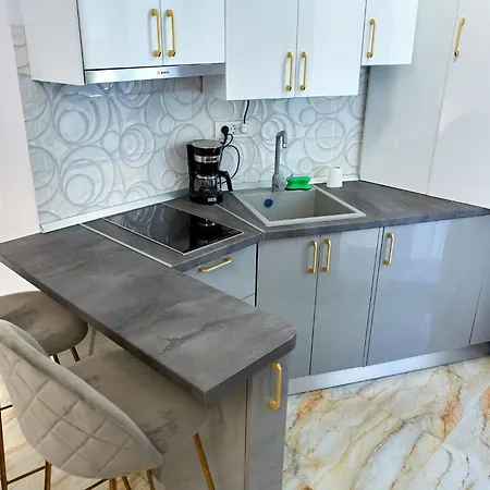 By R S 3 3* Năvodari