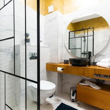 By R S 3 Appart hôtel 3*