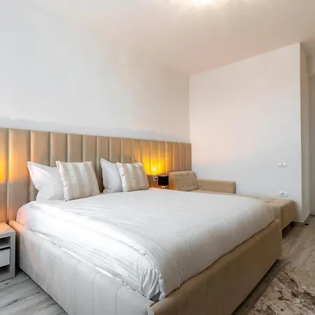 Aparthotel By R S 3 Năvodari