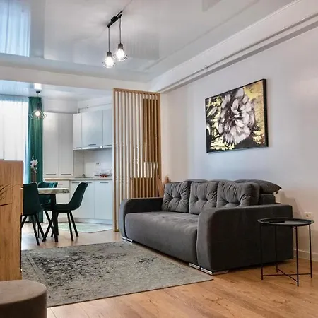 By R S 3 3* Năvodari