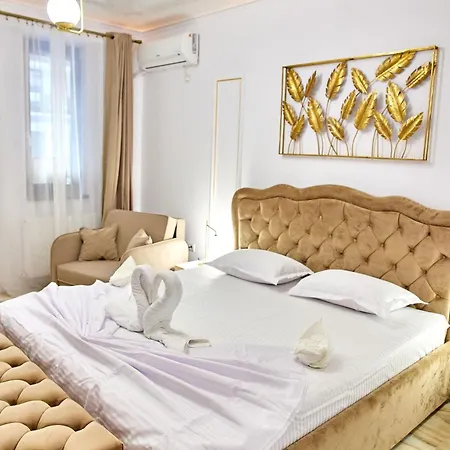 Aparthotel By R S 3 *
