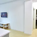By R S 3 3* 那沃达利