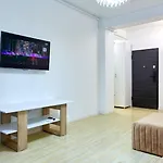 公寓式酒店 By R S 3 3*