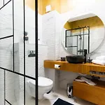 By R S 3 公寓式酒店 3*