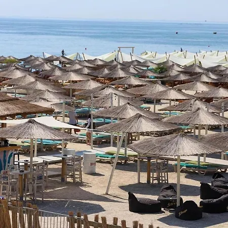 By R S 3 Aparthotel Navodari