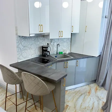 By R S 3 3* Нэводари