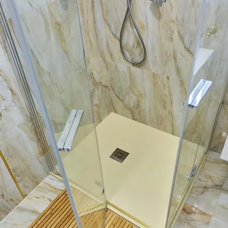 By R S 3 3* Нэводари