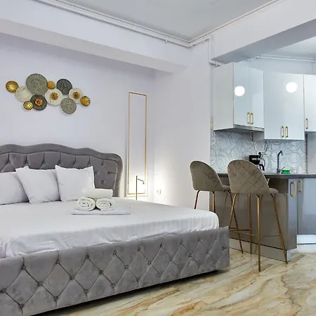 By R S 3 Aparthotel *
