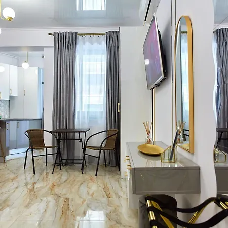 Aparthotel By R S 3 Navodari