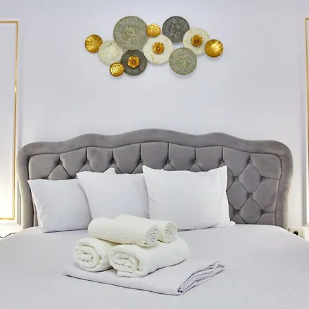 Aparthotel By R S 3