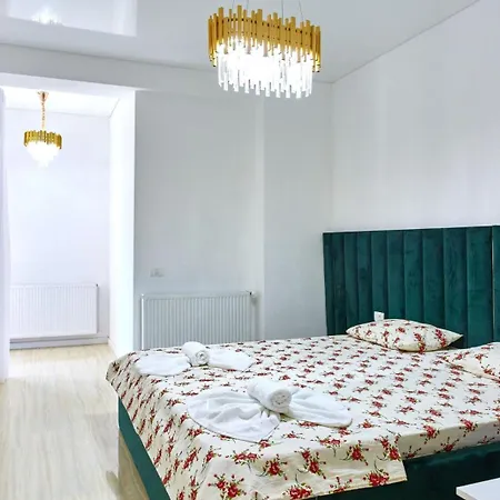 By R S 3 Апарт-отель 3*