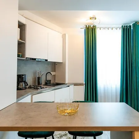 By R S 3 3* Нэводари