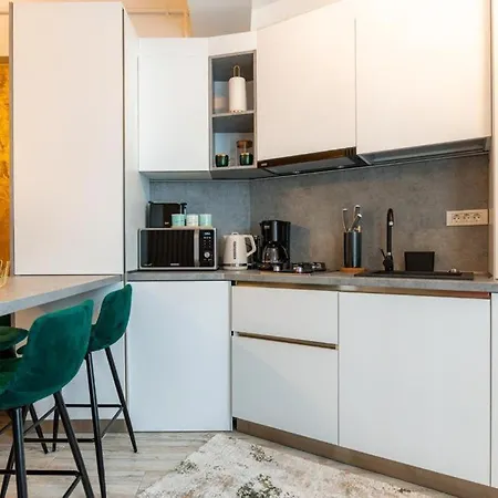Aparthotel By R S 3