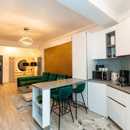 By R S 3 Апарт-отель 3*