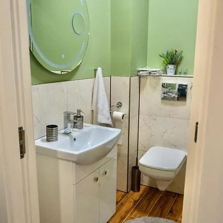 By R S 3 Нэводари