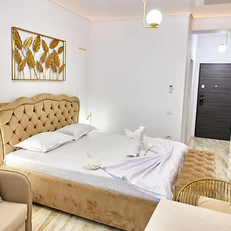 Aparthotel By R S 3 *