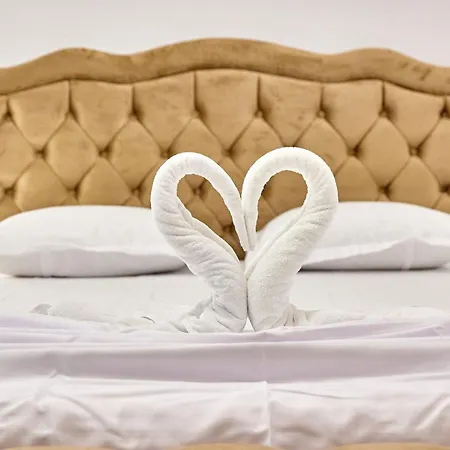 By R S 3 Aparthotel *