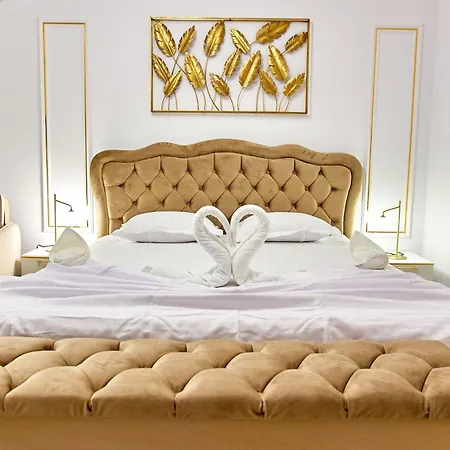 Aparthotel By R S 3