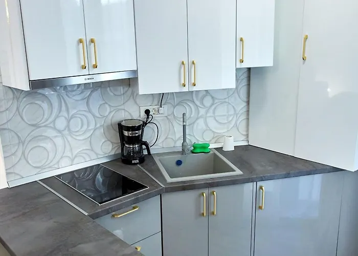 Aparthotel By R S 3 Navodari