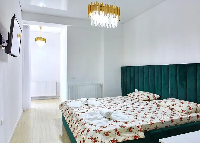 By R S 3 Aparthotel 3*