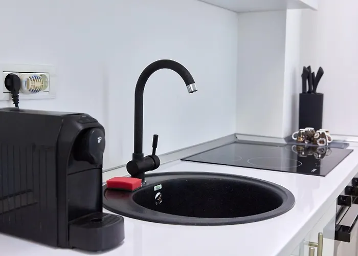 Aparthotel By R S 3 Navodari