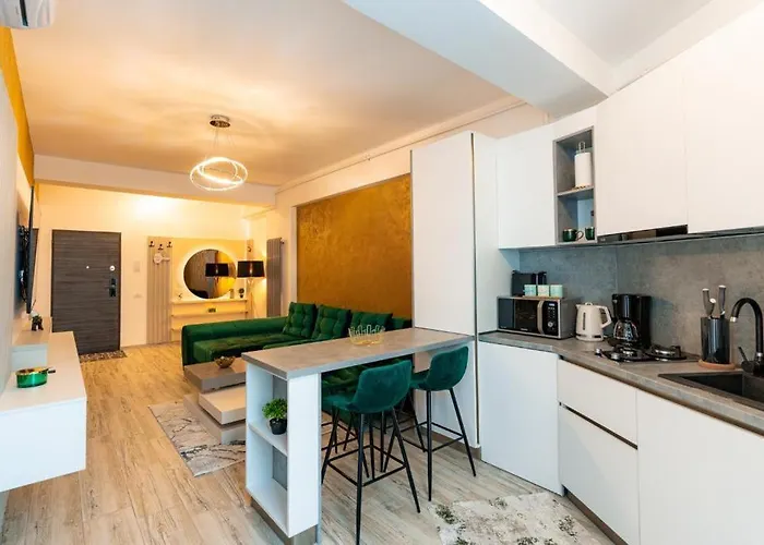 By R S 3 Aparthotel 3*